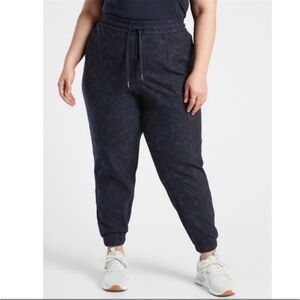 NWT Athleta Farallon Blue Camo Ankle Jogger Size 26